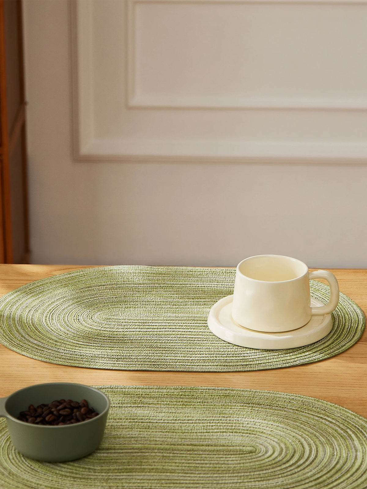 Placemats Set of 4,Heat resistant pad,Place Mat Washable Table Mats for Kitchen Dining Table Mixed Color Non-Slip Place mats